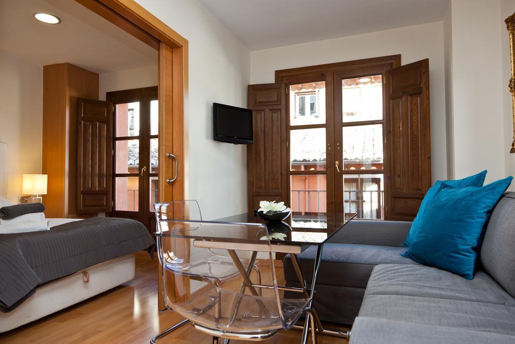 Apartamentos Elvira 21 Granada Kamer foto